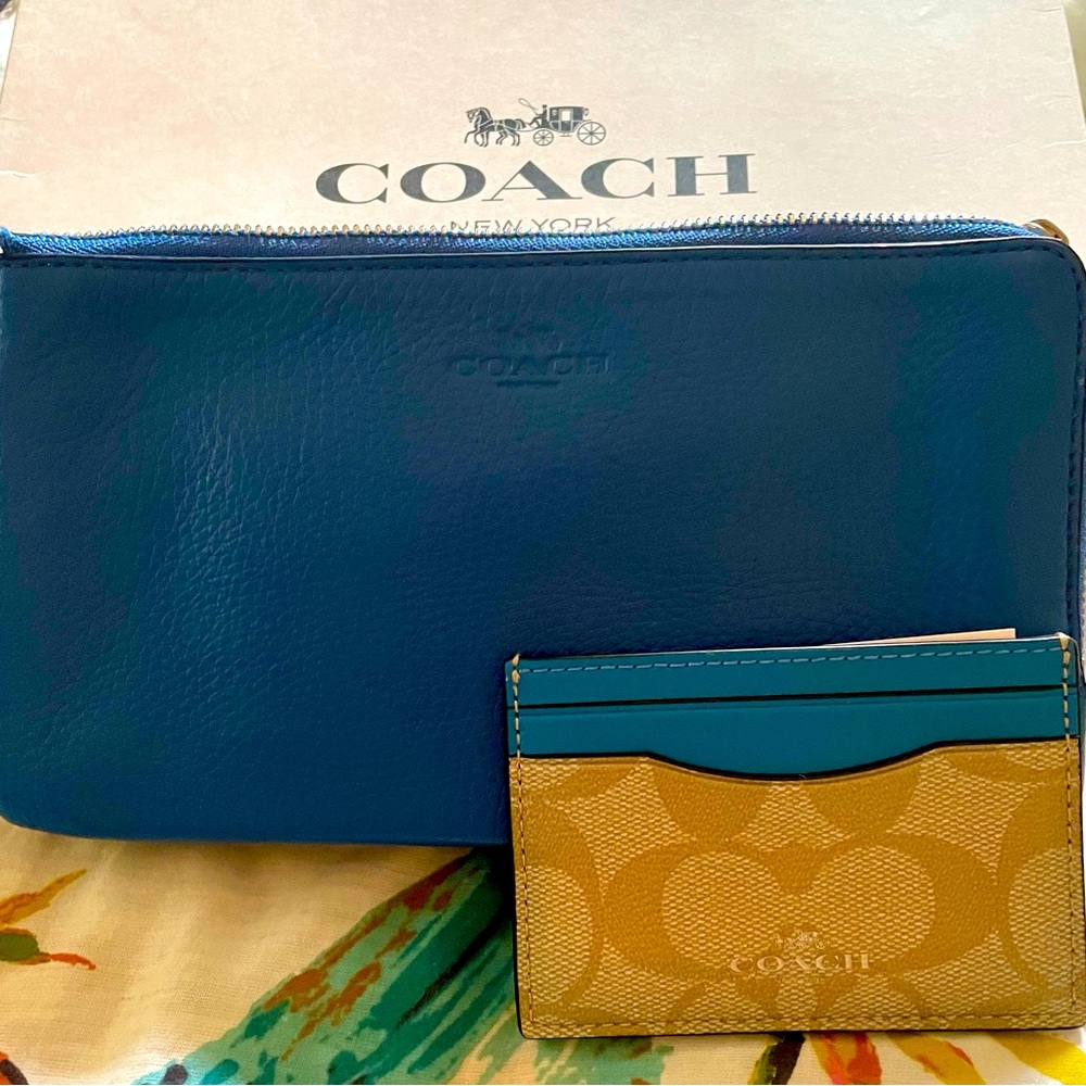 Coach Beautiful Blue Small Wristlet with Teal and Beige Card Holder - Never Used